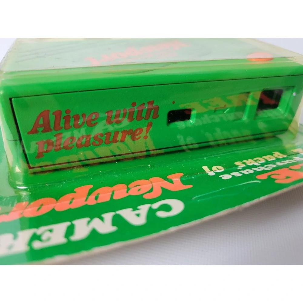 Vintage NIP Newport Cigarettes Camera Free Giveaway Advertising‎ 1988